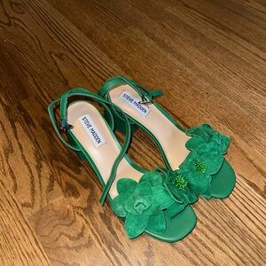 Steve Madden Green Ammie Heels / Sandals